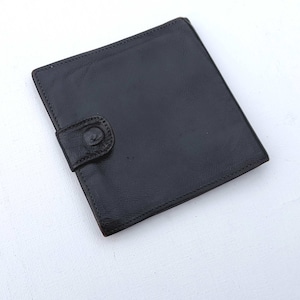 Elegante billetera vintage de cuero negro, década de 1960. ¡Idea de regalo para el Día del Padre!