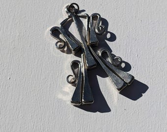 Colgante vintage de clavo de herradura, estilo brutalista, circa 1960-70, firmado. ¡Precio rebajado! ¡Oferta de Pascua!