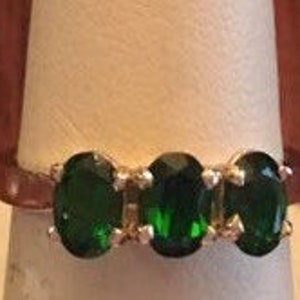 Chrome Diopside gold ring