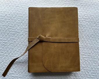 Biblia NIV Journal the Word con letra grande para tomar notas, encuadernada en piel de vacuno de primera calidad.