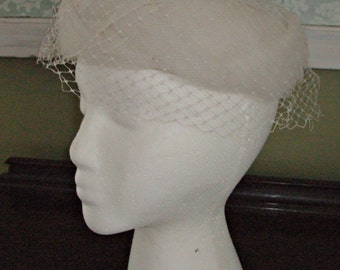 Vintage Ladies Cream Topper/Birdcage Hat