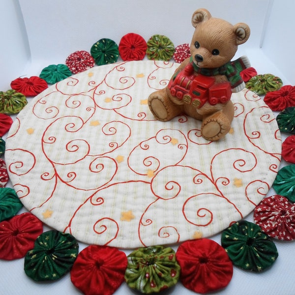 Handmade  Round Quilted Christmas Fabric With Attached Cotton Yo Yos Table Topper  13" across