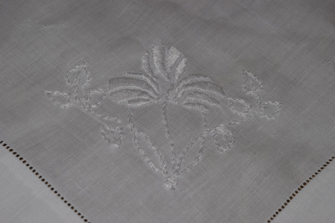 Antique 1930's English Butler's Cloth Butler Tray Cloth With Cluny Lace ...