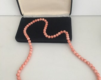 VENTE vintage collier de perles de corail perles de corail naturel exceptionnelles brin sans fin mesure 30 pouces de long de 9,5 mm rond