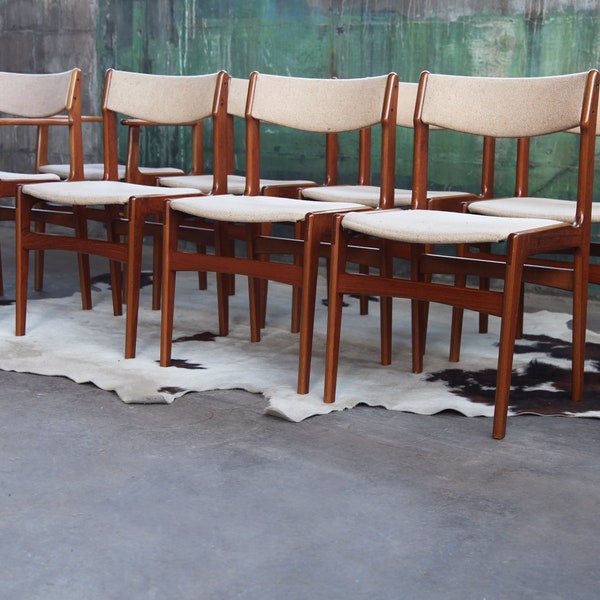 VENDU** Lot de 8! RARE Classic Beauty Design scandinave Erik Buch Mid Century Chaises danoises en teck MCM Beige / Crème couleur Laine Danemark