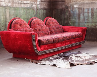 1970s Mid Century Modern Red Velvet Three Seater Plinth Base 1970s Mid Century Modern Red Velvet Three Seater Plinth Base