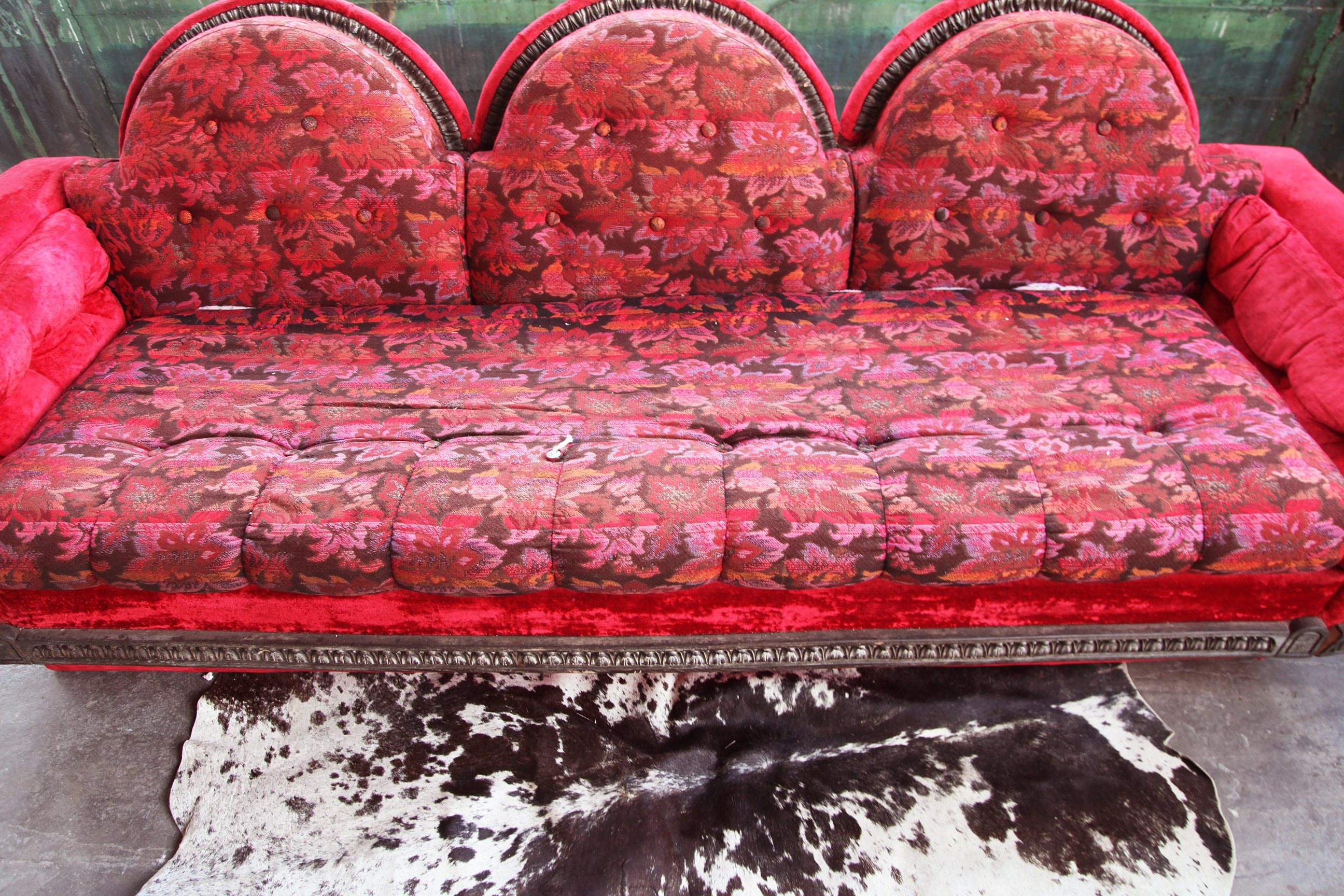 1970s Mid Century Modern Red Velvet Three Seater Plinth Base 1970s Mid Century Modern Red Velvet Three Seater Plinth Base