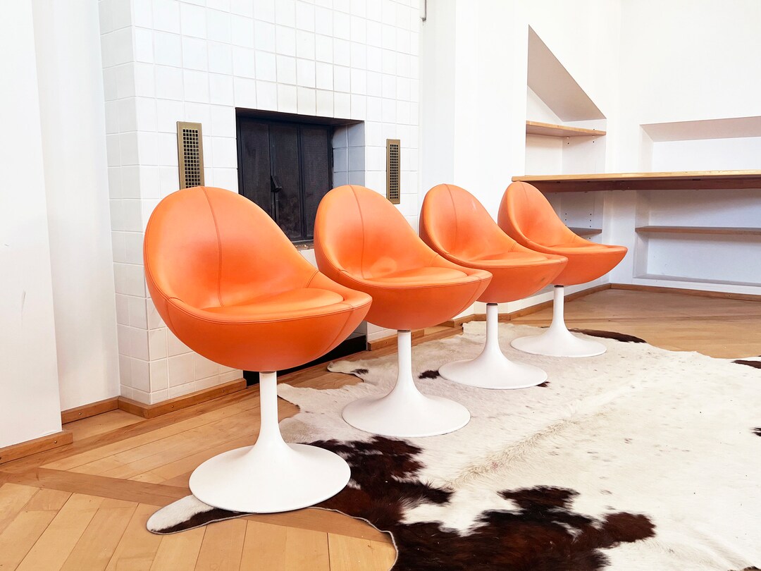 Sedie Venus Börje Johanson in pelle arancione con piede Tulip