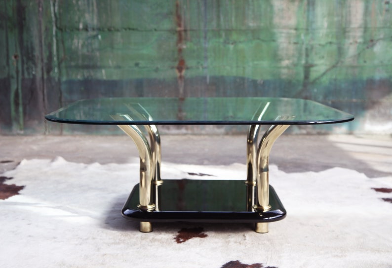 Stunning Karl Springer style Post Modern Miami Regency Hollywood Regency Mid Century glass Lucite Brass coffee cocktail table MCM Designer 画像 2