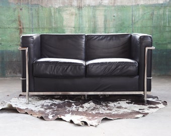 1980s Vintage Le Corbusier Lc2 Style Black Mid Century 2 Seat Chrome Sofa