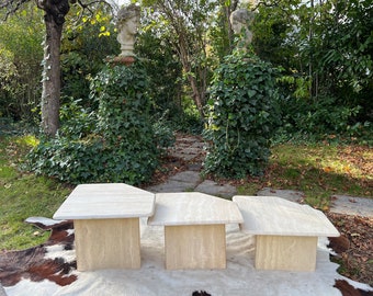 Italian 1970s Design Set of 3 Cream Travertine Nesting Coffee Cocktail Tables