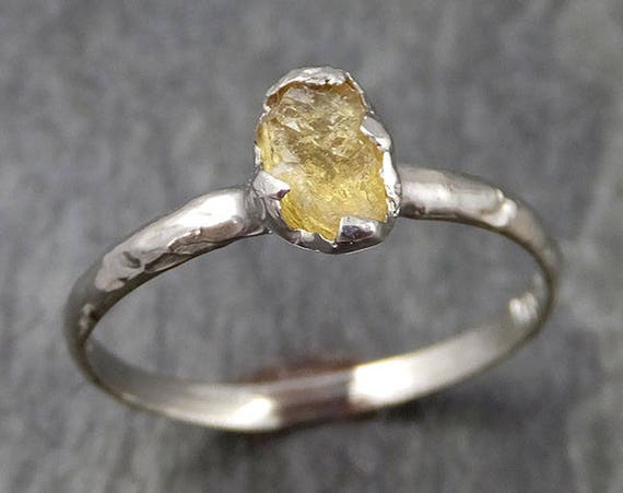 Yellow sapphire ring gold deals