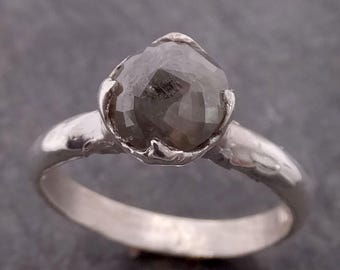 ソルト＆ペッパーダイヤモンド スターリングシルバーリング • 存在感のあるダイヤモンドソリティアリング • 素朴なハンドメイド婚約指輪 • byAngeline SS00027