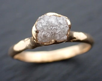 原石のダイヤモンドを使用したソリティア婚約指輪 • 天然のコンフリクトフリーダイヤモンド • 18Kイエローゴールド • Angeline 3659によるハンドメイドオーガニックリング