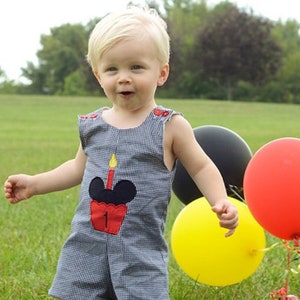 Tenue d'anniversaire Mickey Mouse pour garçon : Vichy John John ou Longall