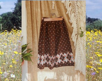 vintage cottage praire 70s skirt // handmade brown floral print 1970s midi length skirt // XS