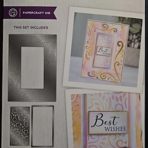 Puede incluir: Un juego de troqueles de manualidades Gemini para crear diseños de espirales adornados. El juego incluye tres troqueles, el más grande mide 12,7 cm x 17,8 cm. El paquete presenta tarjetas de muestra con el texto "Best Wishes".