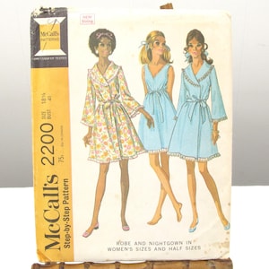 1960's Women's Robe and Nightgown Pattern~~UNCUT & Complete~~McCall's 2200~~Size 18 1/2~~~#684