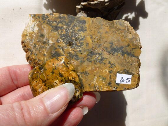 rainbow rock agate