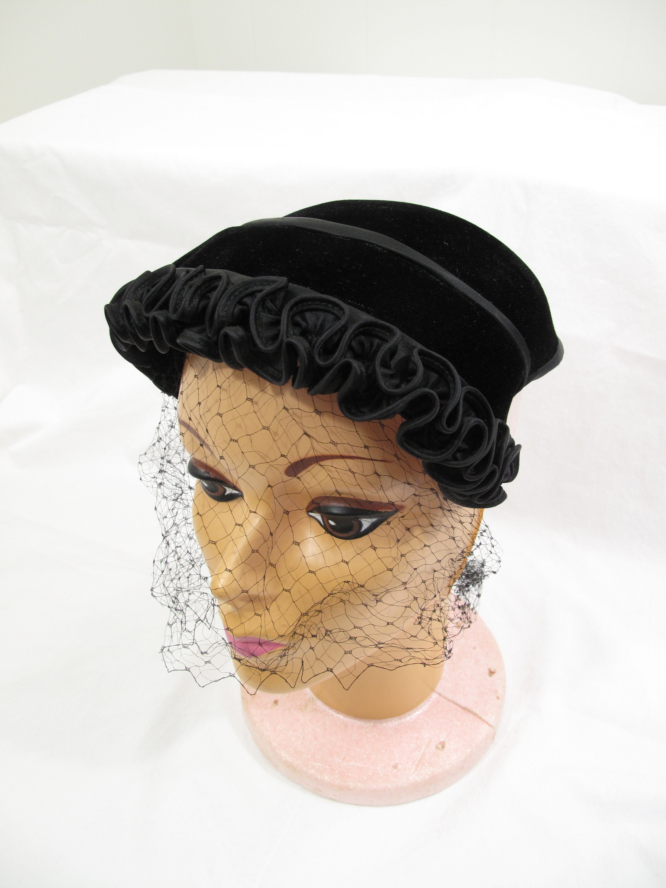 Vintage 40s 50s Black Velvet Burlesque Cocktail Sculpted Headband Half Hat 1940s Cocktail Hat - Etsy main image 3