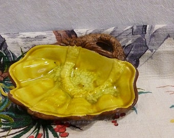 Treasure Craft Dish~~Ceramic Shell Shaped Trinket Dish~~Vintage Hawaiiana~Hawaii Souvenir~Yellow Ceramic Dish~Ceramic Clamshell Ashtray~#169