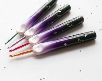 Purple Starry Night Crochet Hook Set of 4. Ergonomic crochet hook. Purple stars. Made to order.