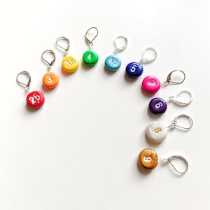 Numbered Rainbow Stitch Markers. Set of 10. Rainbow buttons. Universal. Knitting and crochet. Ready to ship.