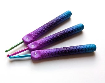 Mermaid Crochet Hook. Ergonomic Crochet Hook. Teal Purple gradient. Made to order