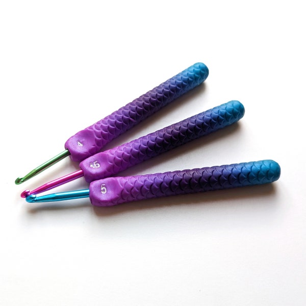 Mermaid Crochet Hook. Ergonomic Crochet Hook. Teal Purple gradient. Made to order