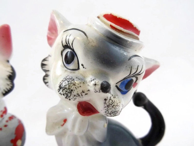 Vintage Cat Salt /& Pepper Shaker Red and White Polka Dot Anthropomorphic Gray and Black Collectible