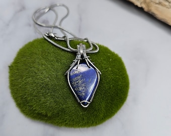 Lapis Lazuli sterling silver wire wrapped Sam Art Studio design Amulet