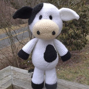 Lil&#39; Cow Amigurumi Crochet Pattern PDF file only. Medium size