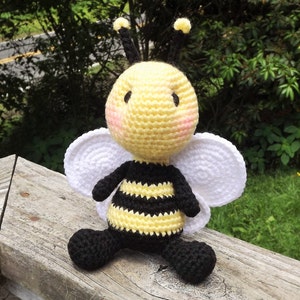 Baby Bumblebee Amigurumi Crochet Pattern. PDF file only, doll not included.