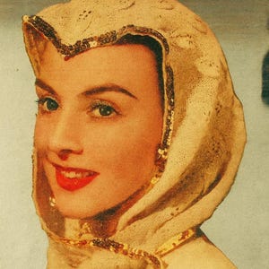 Vintage Knitting Pattern 1940s Head Scarf pdf, Instant Digital Download PDF,  Sequins or Beads Edging Detail