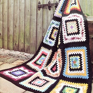 Classic 70s Large Granny Square Blanket Crochet Pattern pdf, Instant Download for Immediate Use, So Retro image 2