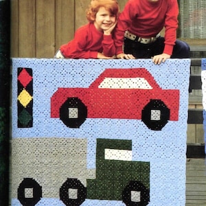 子供用アフガンおばあちゃんスクエアモチーフ 1970年代 かぎ針編みブランケットパターン 44x66 車 トラック 消防車 ホットウィール 男の子 女の子 装飾