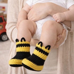 Fireman Baby Booties Crochet Pattern, Instant Digital Download pdf, Firefighter Boots Boy Girl 0 - 3 Months, So Cute and Almost Free!