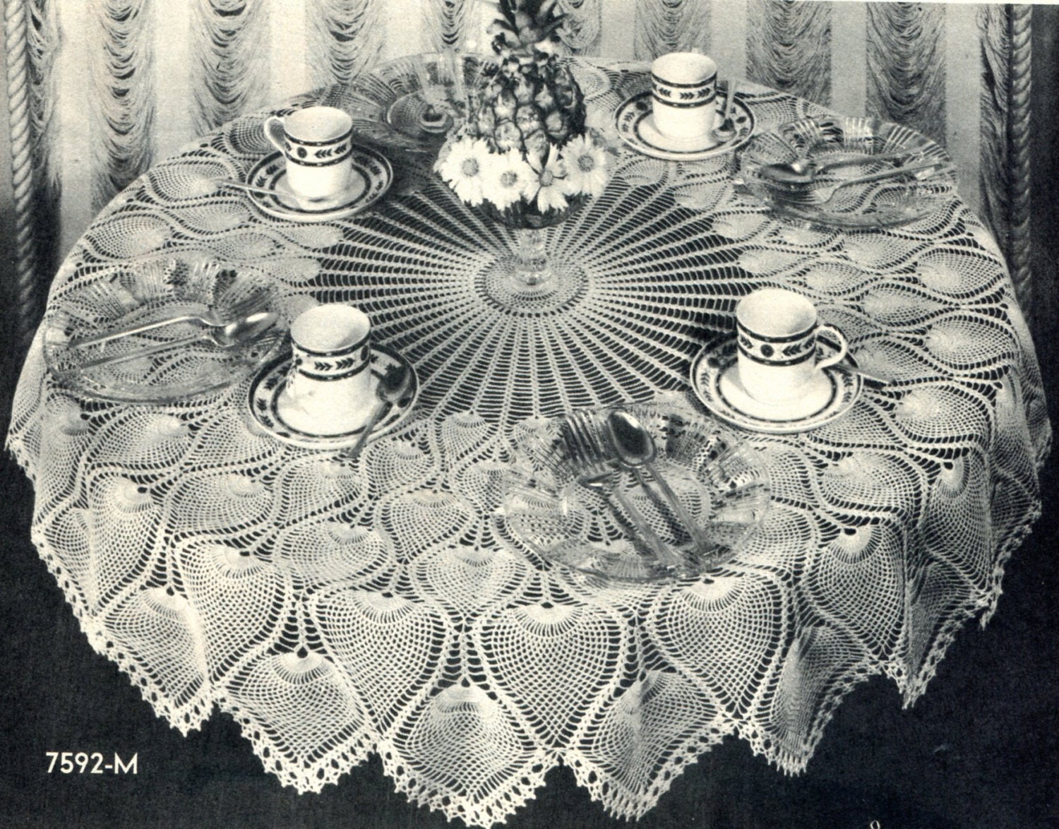 35 Crochet Tablecloth Patterns with Doilies, Motifs, and Table Runners 23 2 Pineapple Crochet Tablecloth Patterns