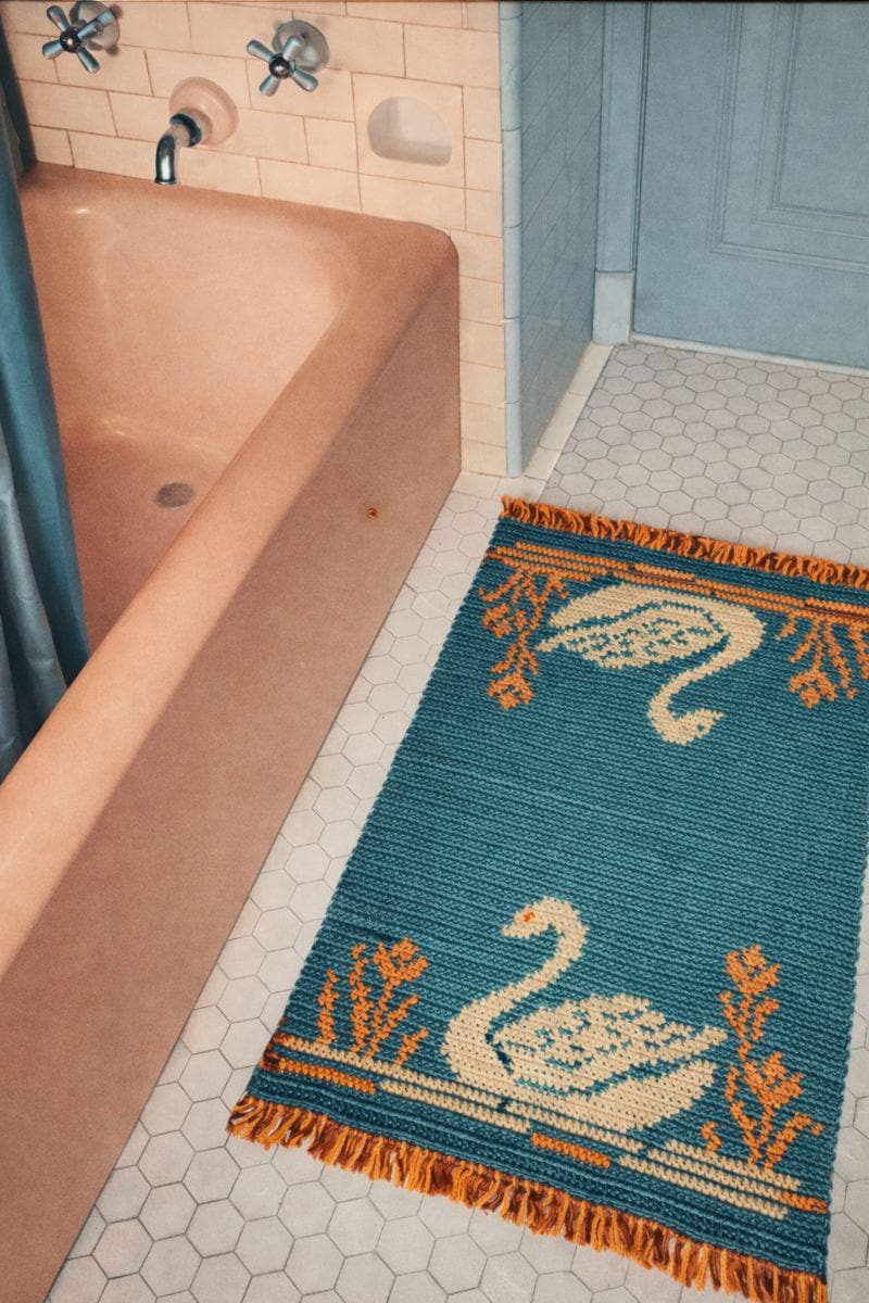 23 Crochet Bath Rug Patterns for Bathroom Floors, Entryways, and Cozy Home Decor 15 Vintage Swan Rug Pattern