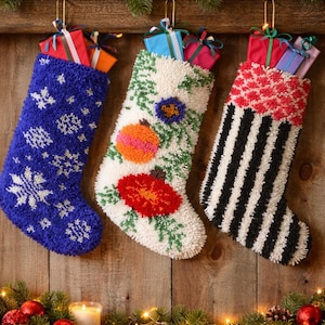 3 modelli di calze natalizie con gancio e 2 tappeti natalizi in formato PDF, download digitale immediato, così retrò anni '80!