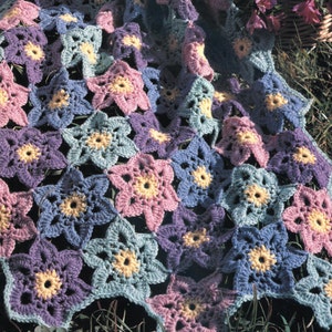 80s Wildflowers Crochet Blanket Pattern pdf Instant Download, Pastel Flowers for a Lightweight Summer Throw