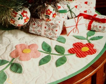 Beautiful Vintage Christmas Quilted Tree Skirt Pattern - Add a Touch of Nostalgia to Your Holiday Celebrations!  Matching Ornaments