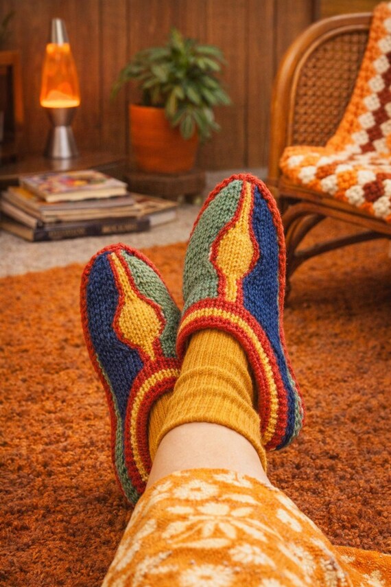 Cult-Favorite Statement Slippers Knitting Pattern PDF, Size 6 - 8, Digital Download for Immediate Use, Vintage 1970s Comfy and Warm
