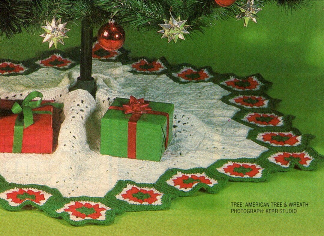 Retro Granny Square Christmas Tree Skirt Pattern, Vintage Holiday Decor
