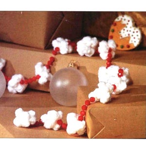 80s Popcorn & Cranberry Garland Crochet Pattern for Christmas Tree - Instant Download for Immediate Use!