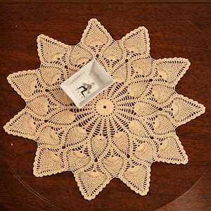 18" Iconic Pineapple Crochet Doily Pattern, 1940's Retro, Instant Digital Download pdf eBook, Large Size