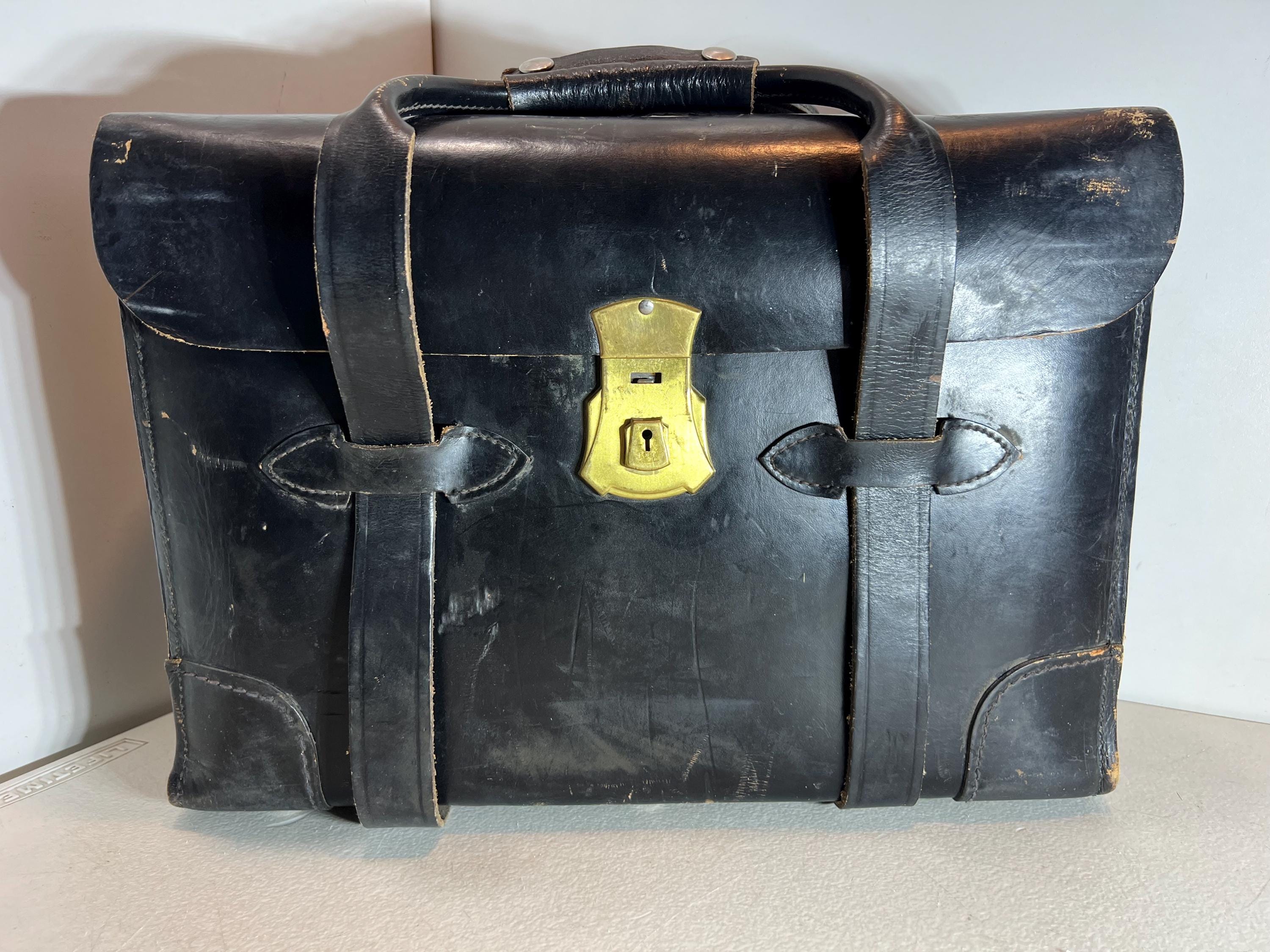 self service  (F) NO.42 シュリンク包装未開封　貴重 Vintage Military Briefcase Leather US Property Type VIII Class 1