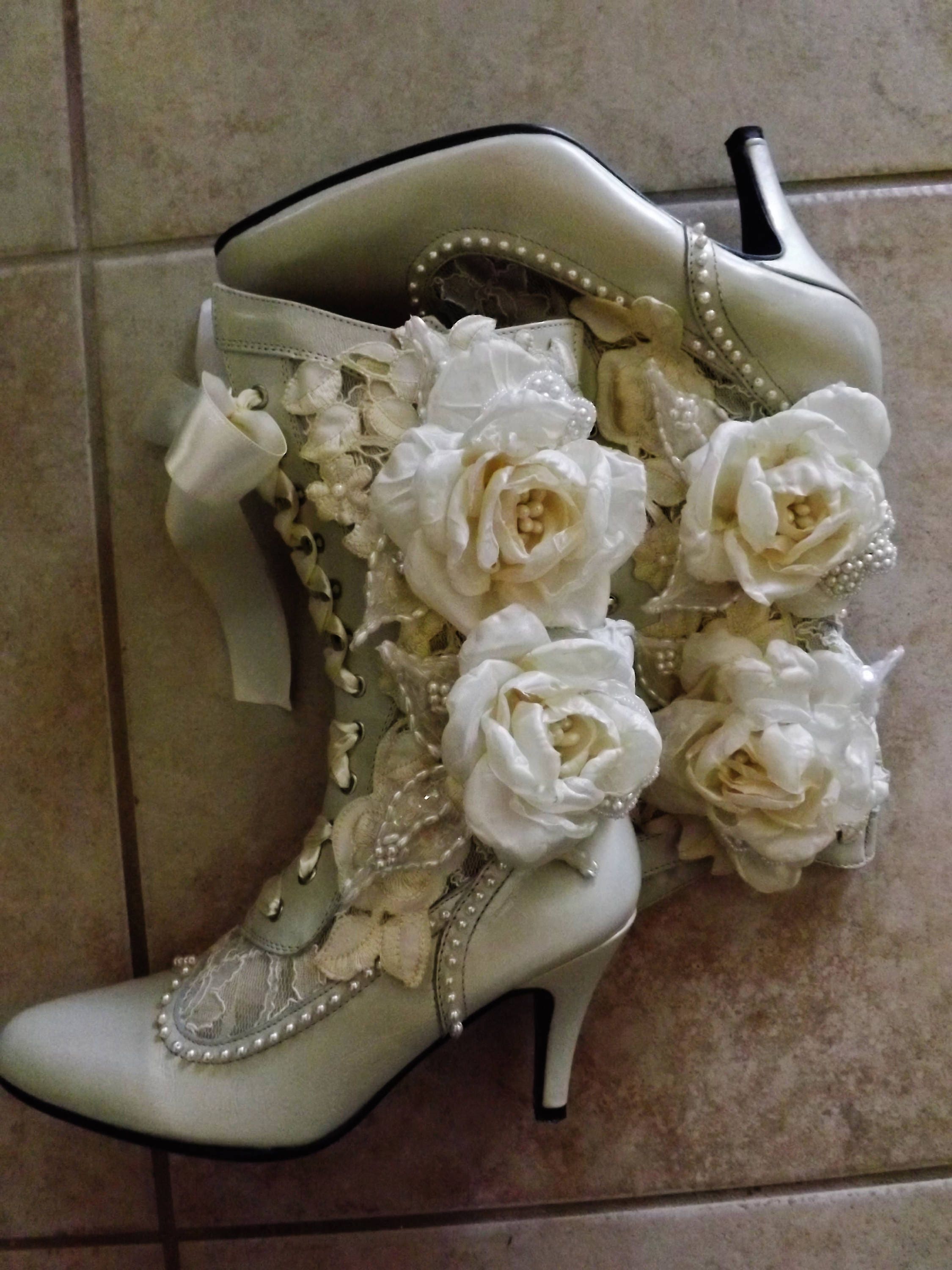 lace material boots