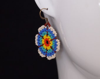 Huichol style seed bead flower earrings! cornflower blue and cream beaded floral earrings. handmade beaded dangle earrings.