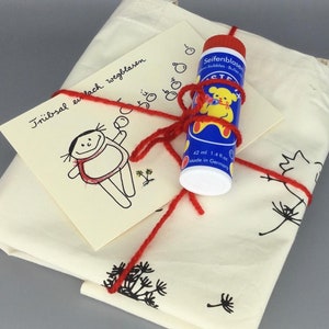 Remontez le moral dans les moments difficiles avec l'ensemble, soufflez simplement la carte de tristesse / Sac en jute Everything Dandelion et bulles de savon
